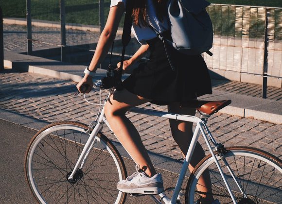 Als fietser aangereden door een auto of scooter, waar heb je recht op?