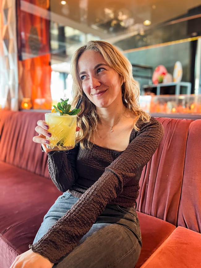 Wohrmann's Bar voor cocktails & bites bij Van der Valk Breda